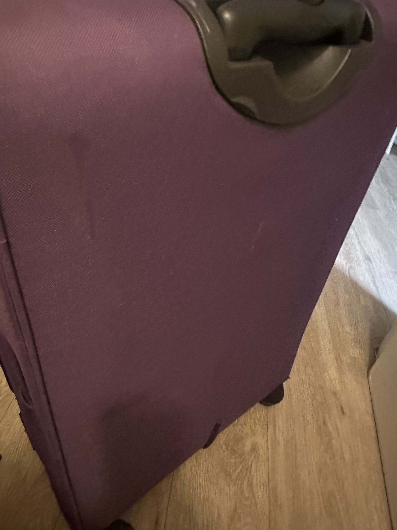 美旅轻便拉杆箱防刮耐用大容量30寸旅行箱男女通用行李箱专柜正品