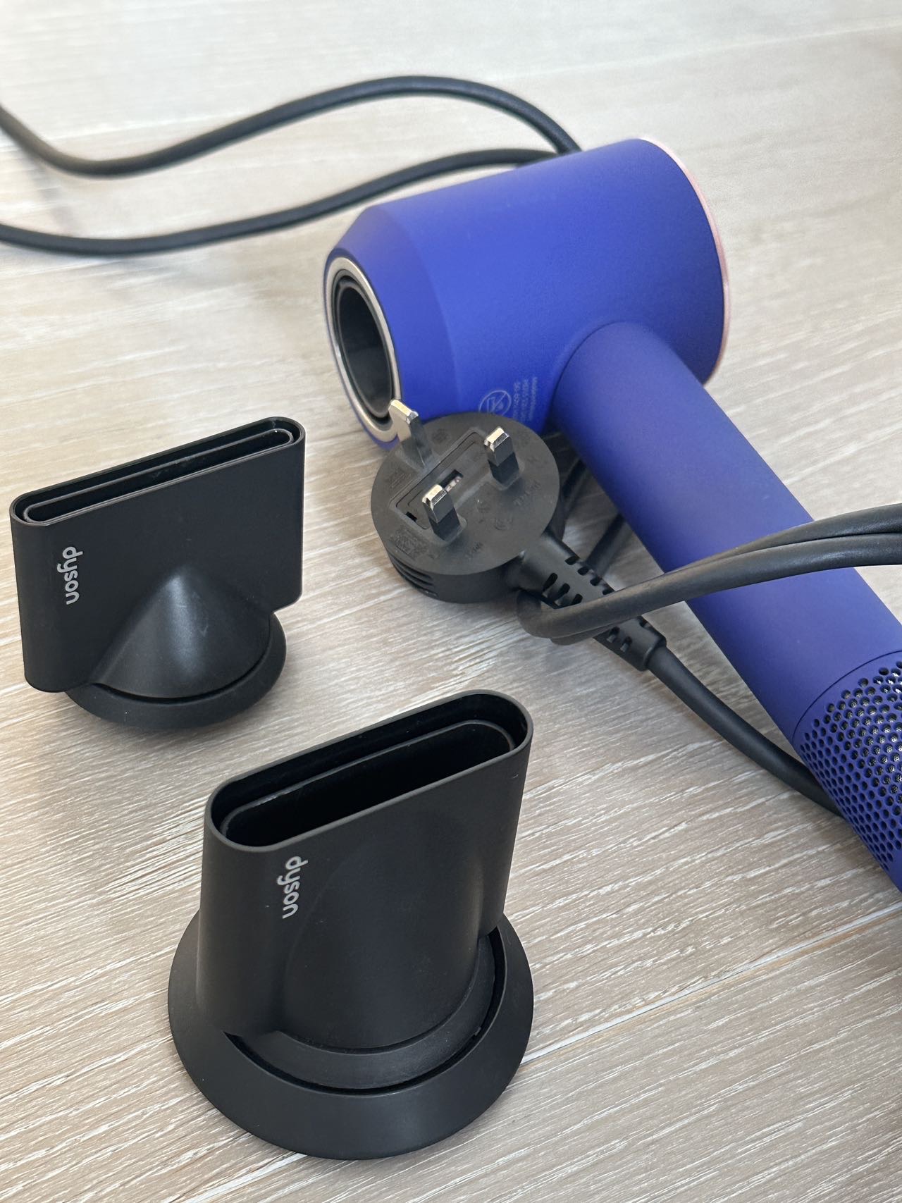 戴森吹风机 Dyson Supersonic™ hair dryer HD15 （Vinca blue/Rose）