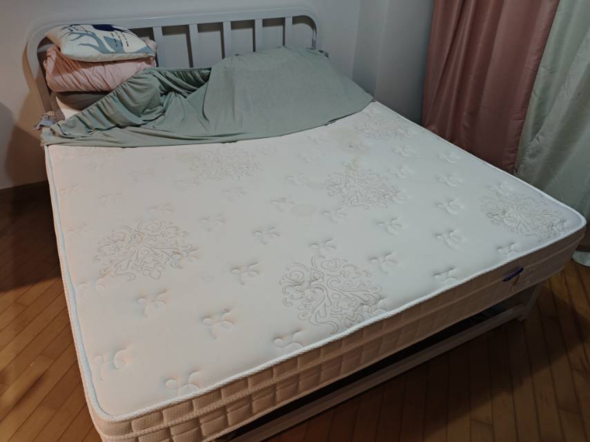 床垫和床架