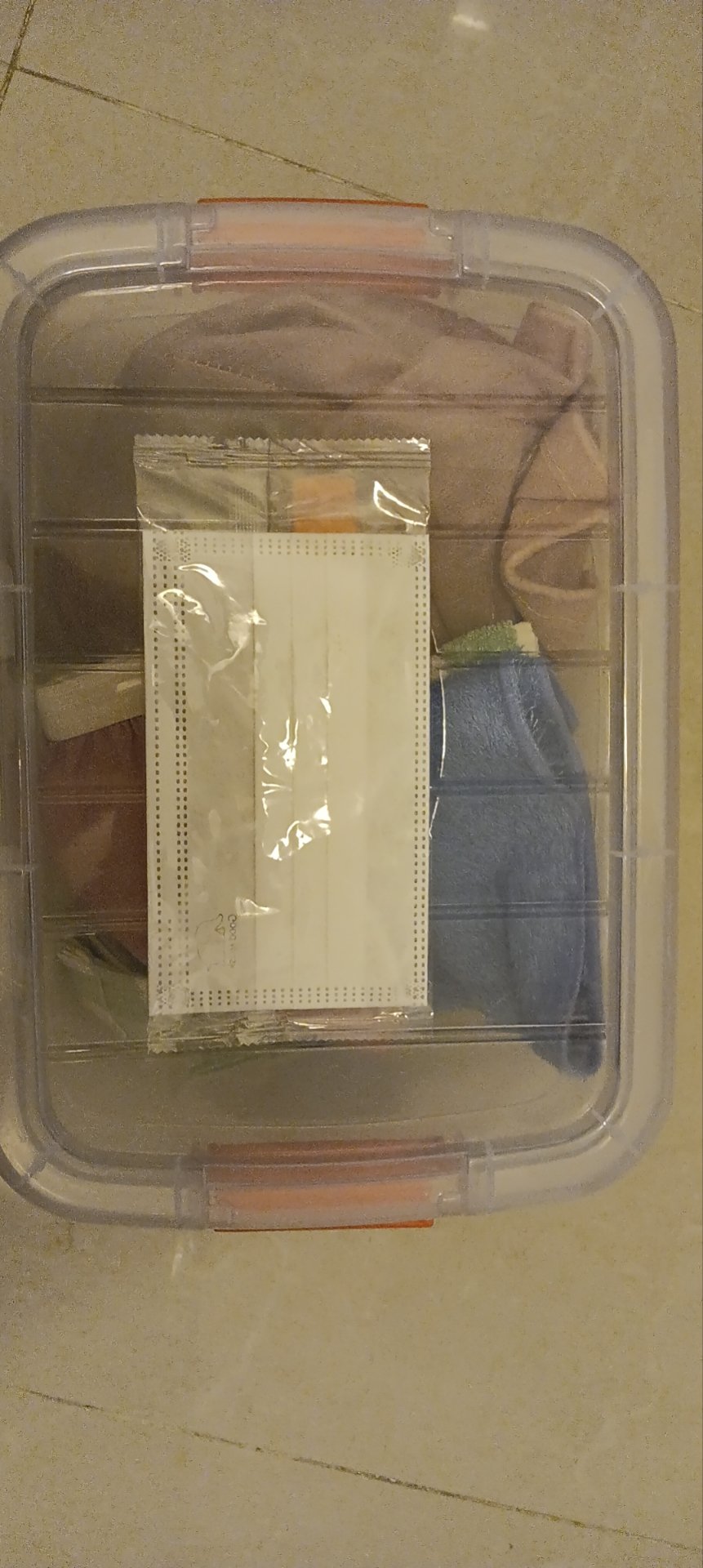 储物箱和宜家晾衣架