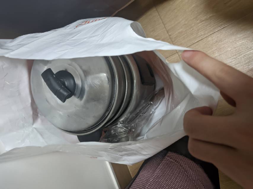 近期离港，五十人民币全部带走