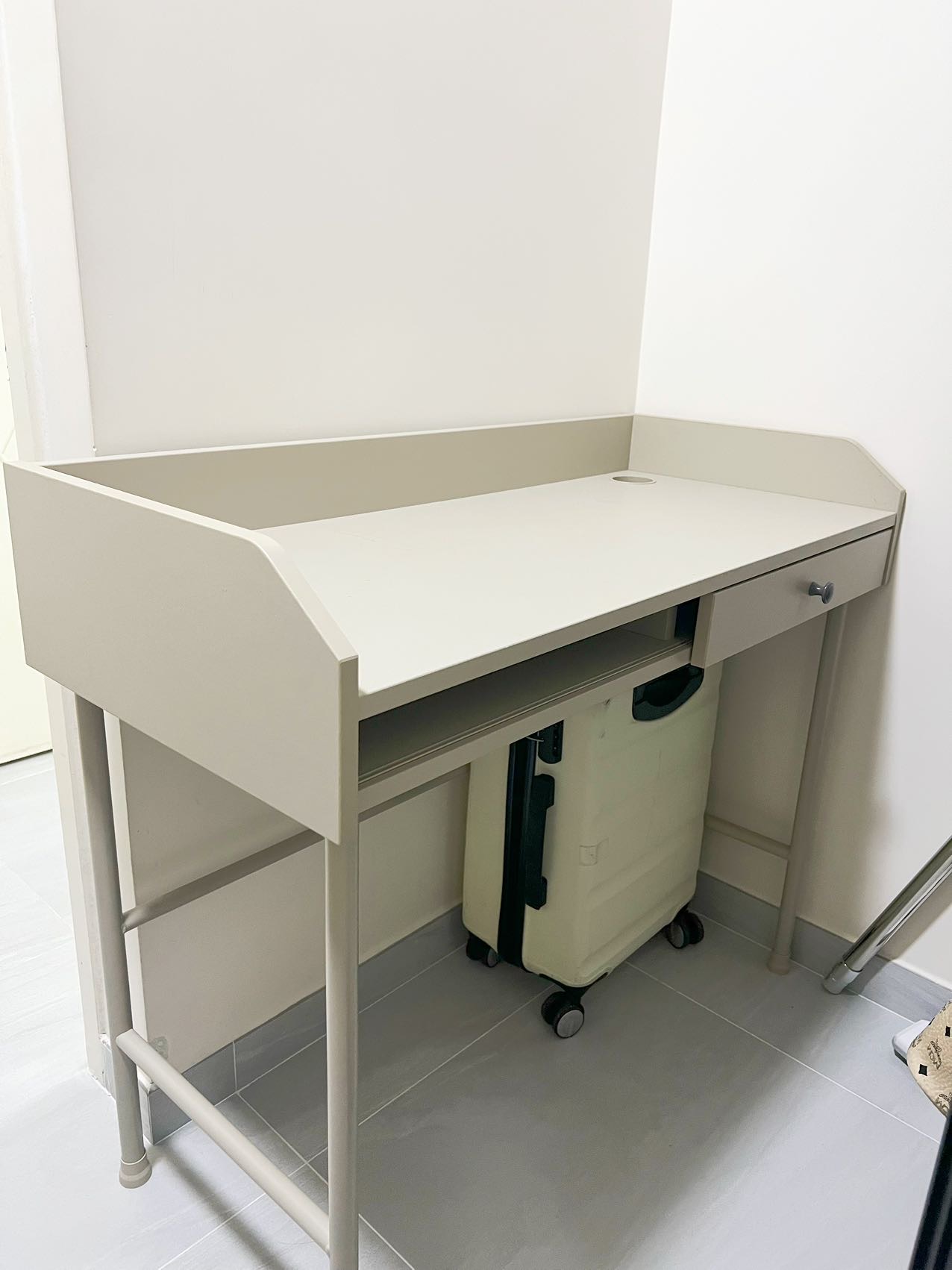 书桌 250hkd