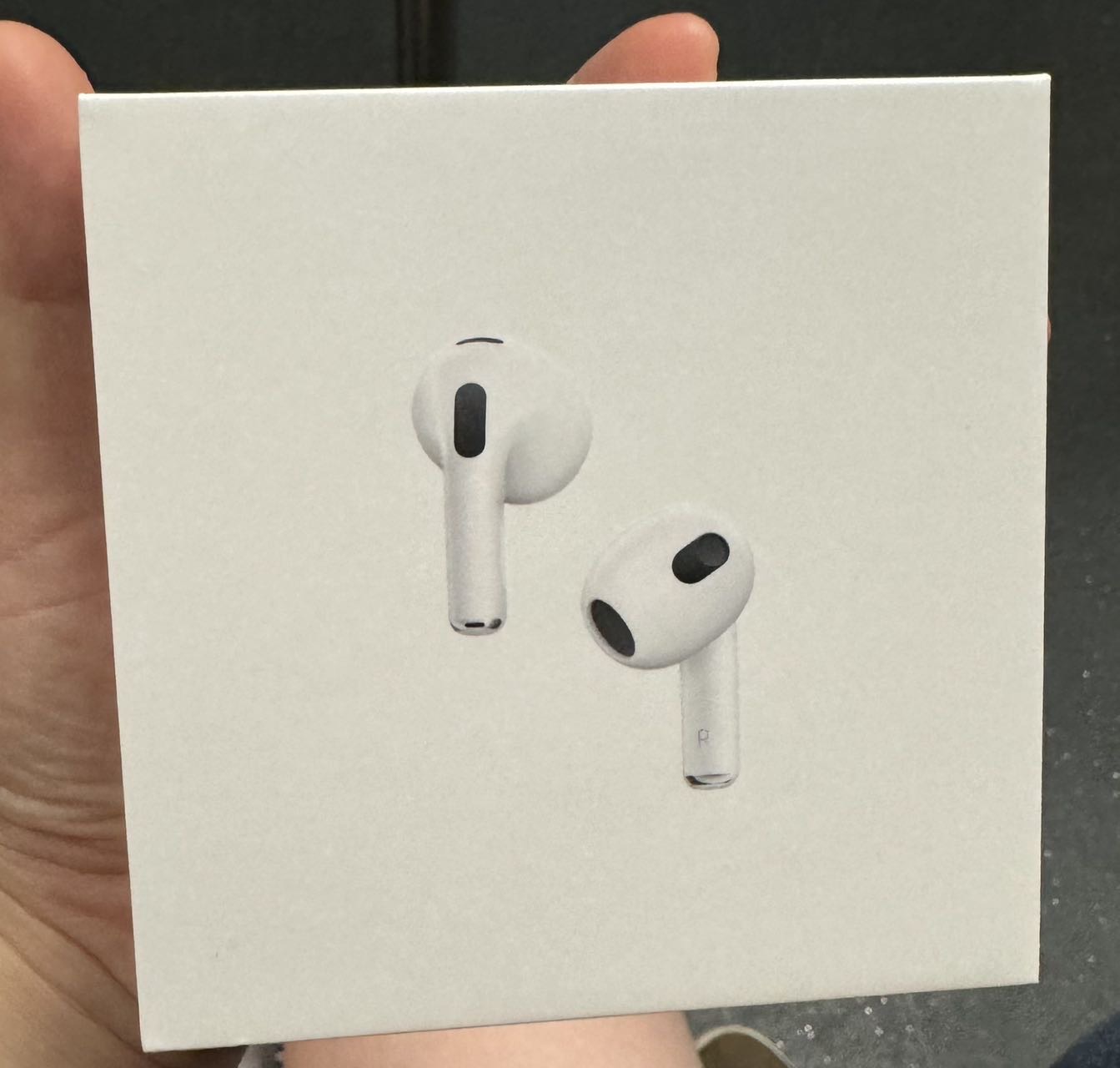 AirPods 三代全新
