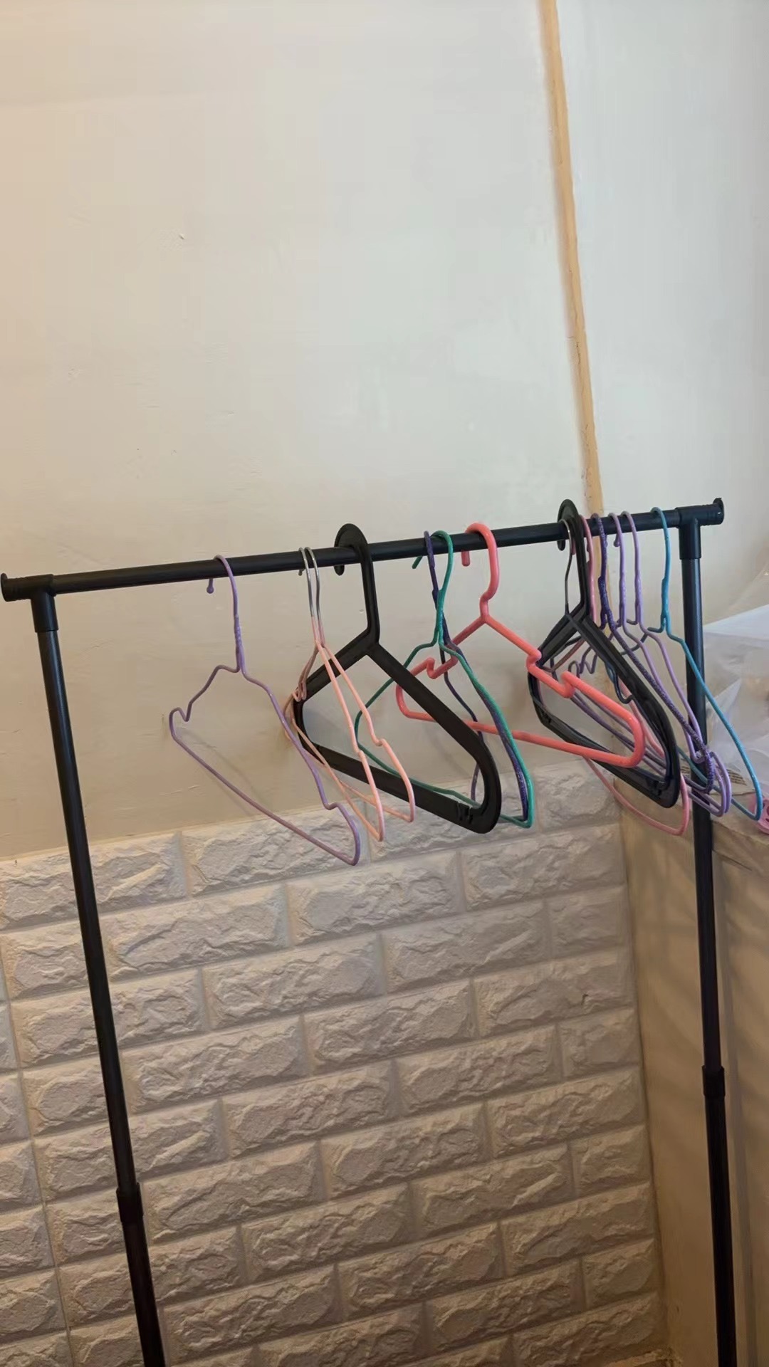 生活家具：衣架、办公/餐桌、椅子