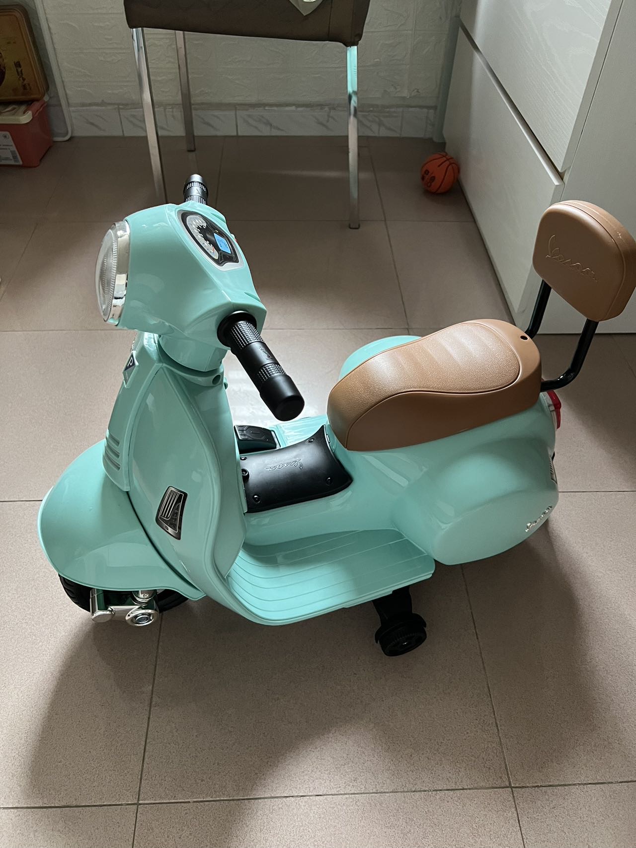 兒童電動車