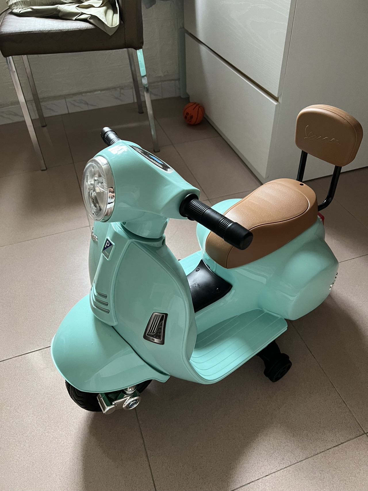 兒童電動車