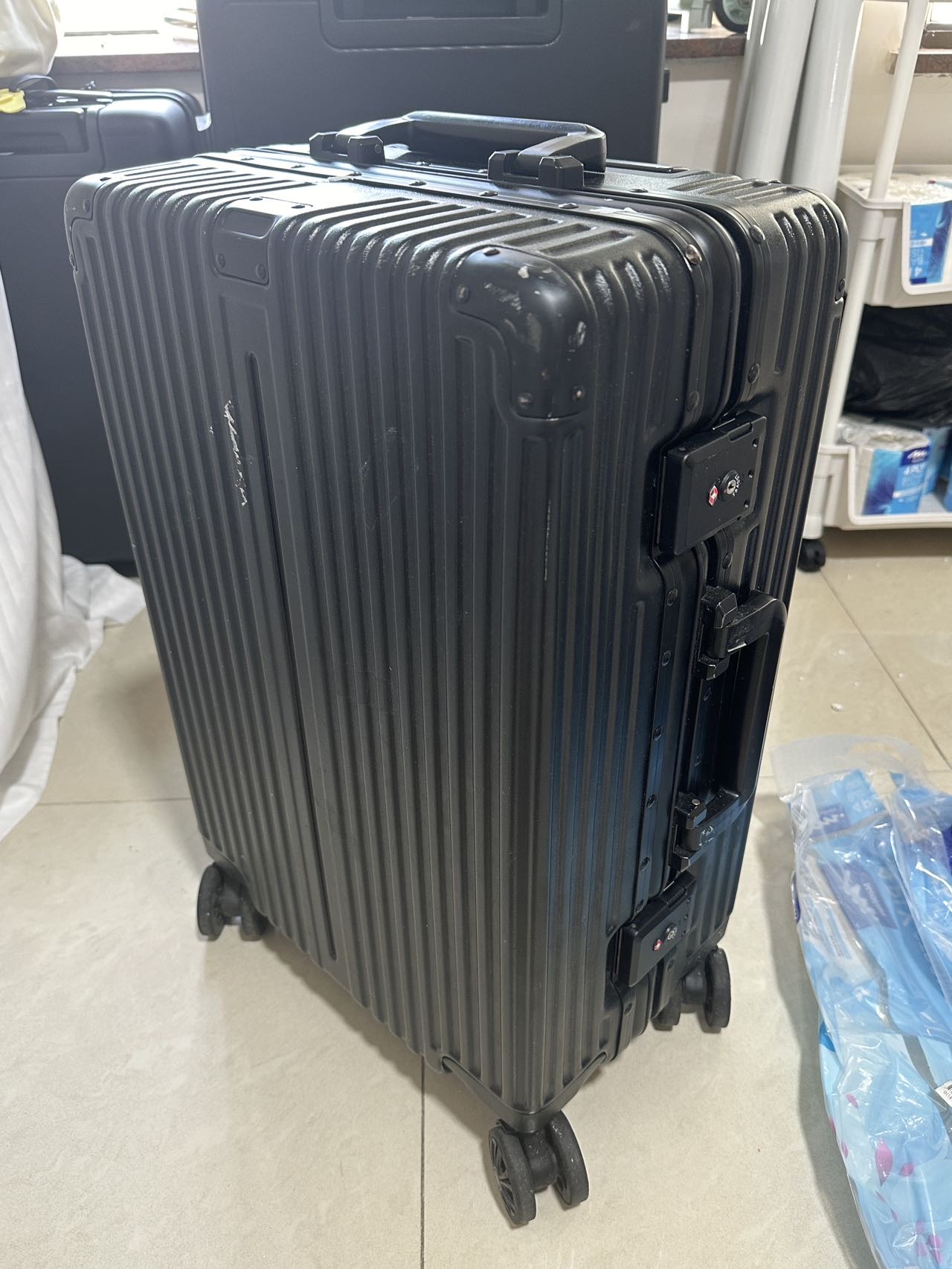 20寸行李箱