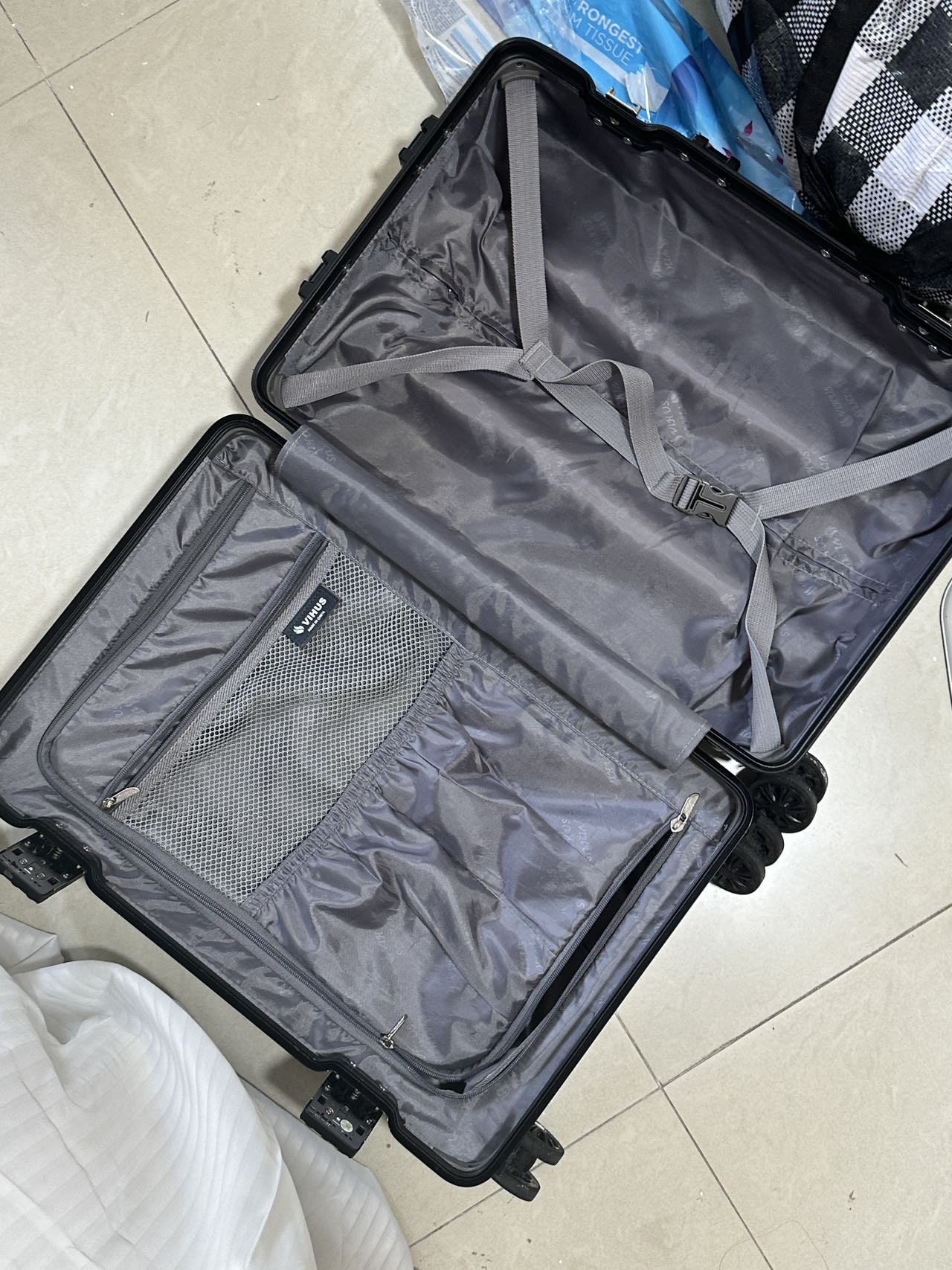 20寸行李箱