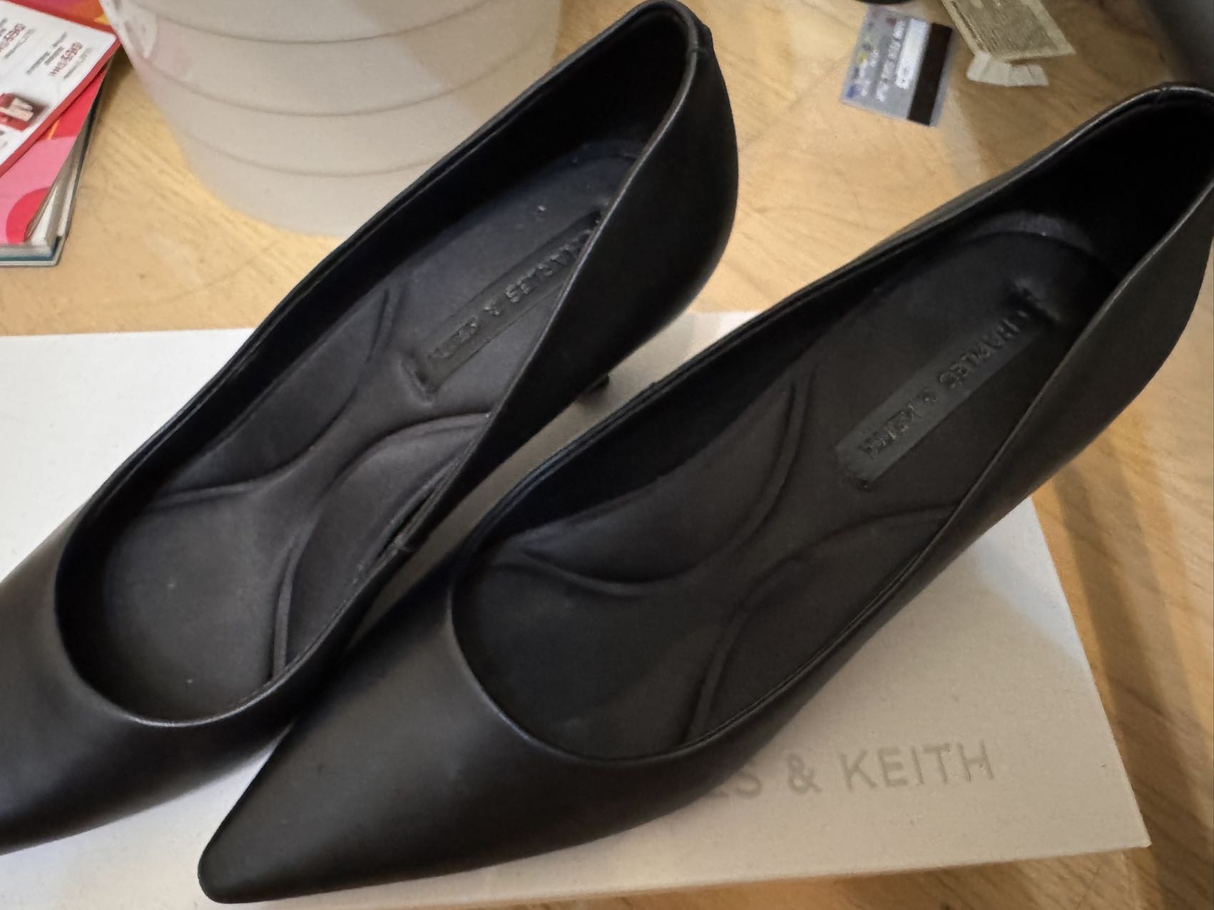 Charles&Keith黑色高跟鞋