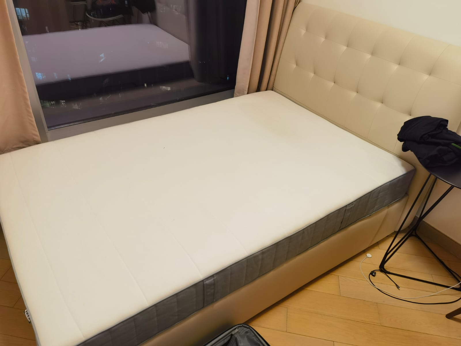 Full size宽1.3米床架+床垫出售
