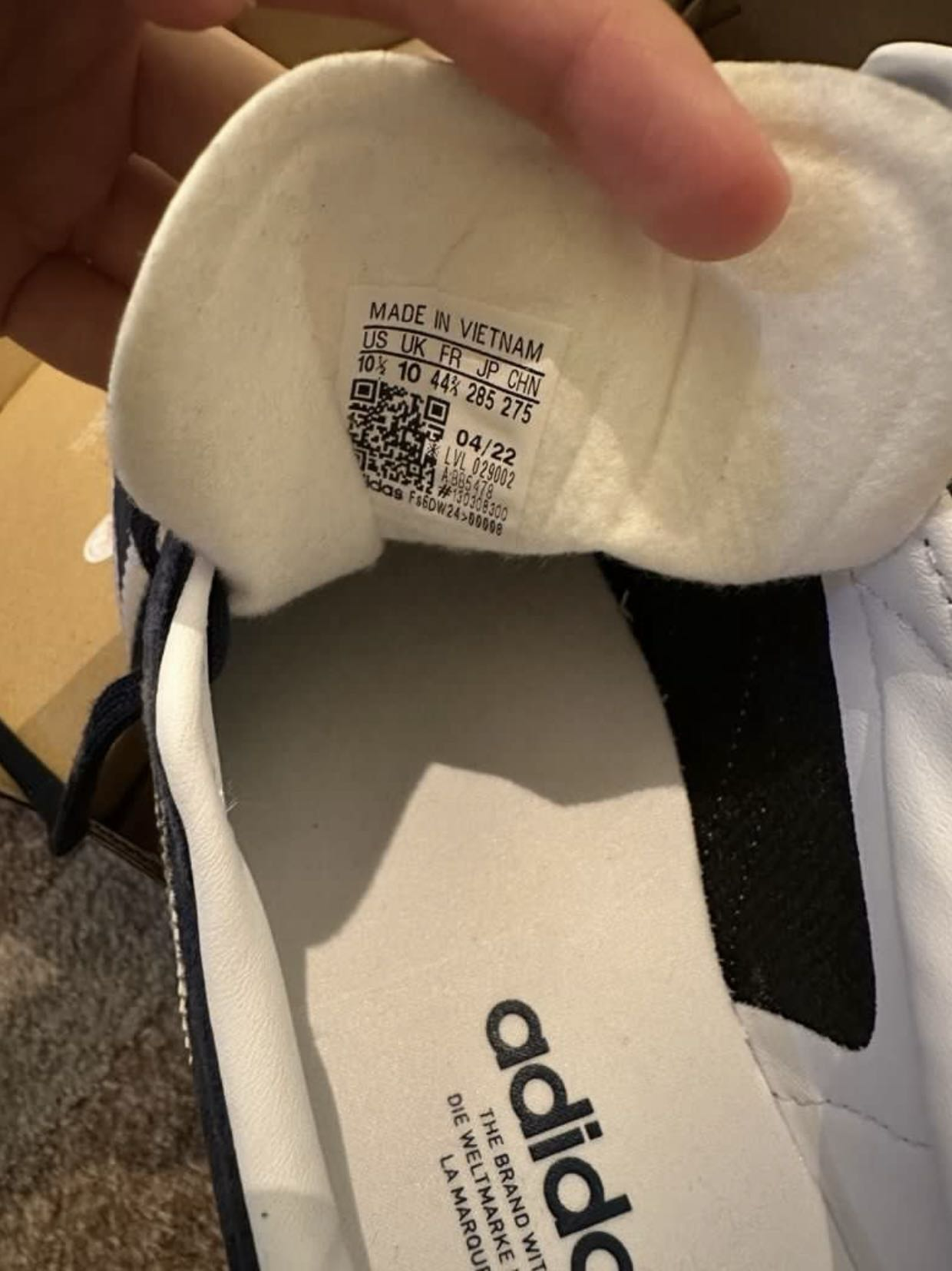 阿迪达斯经典蓝色三叶草