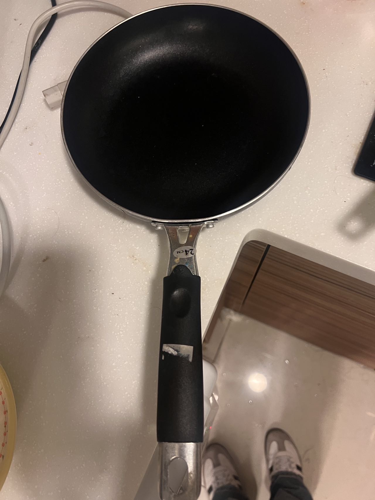 炒锅，微波炉可用
