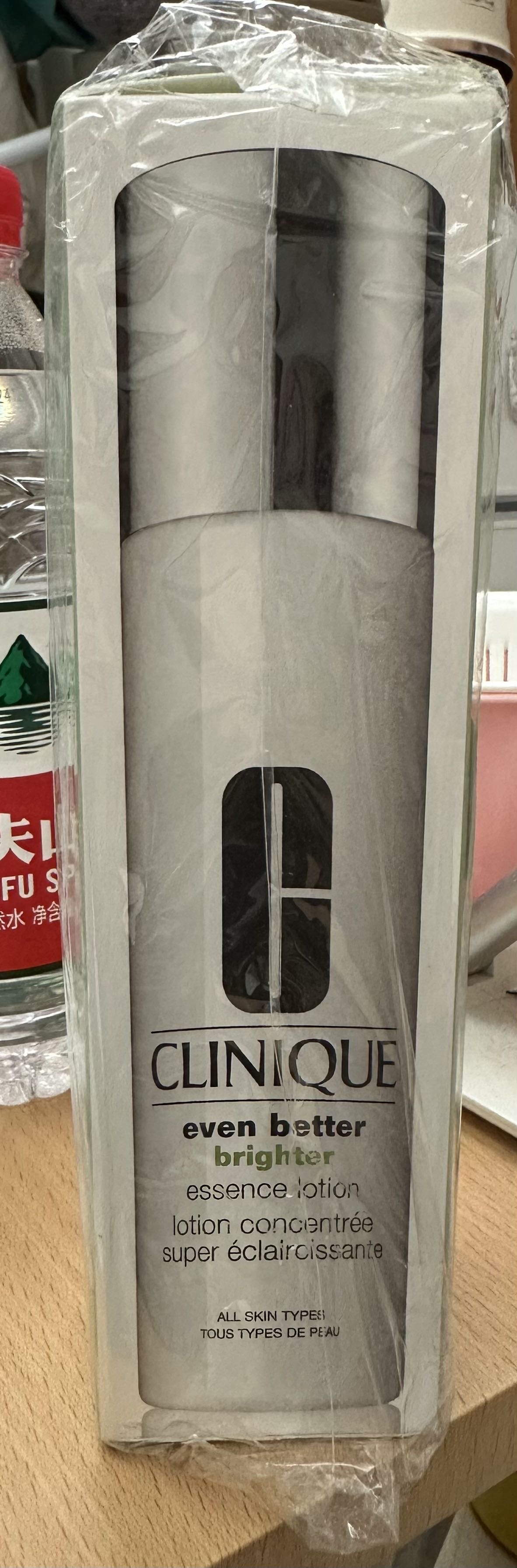倩碧美白乳