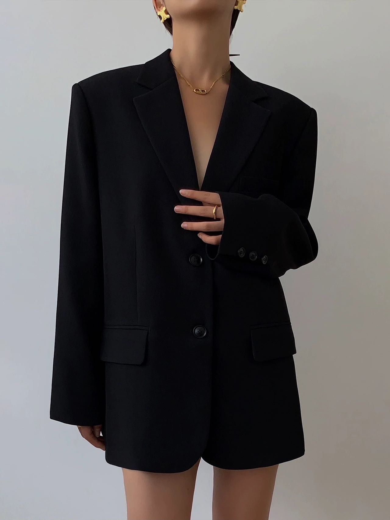 黑色西装外套女