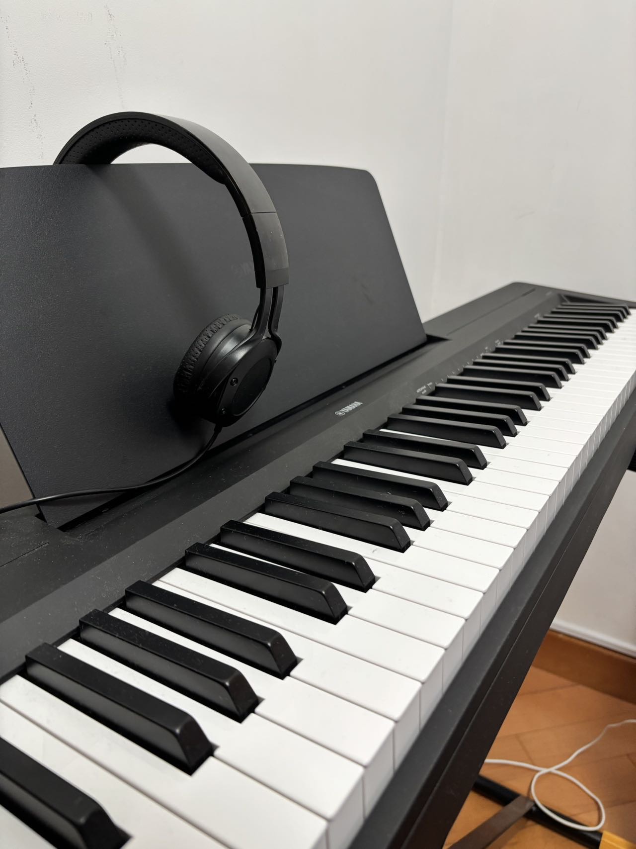 Yamaha P-145B电钢琴