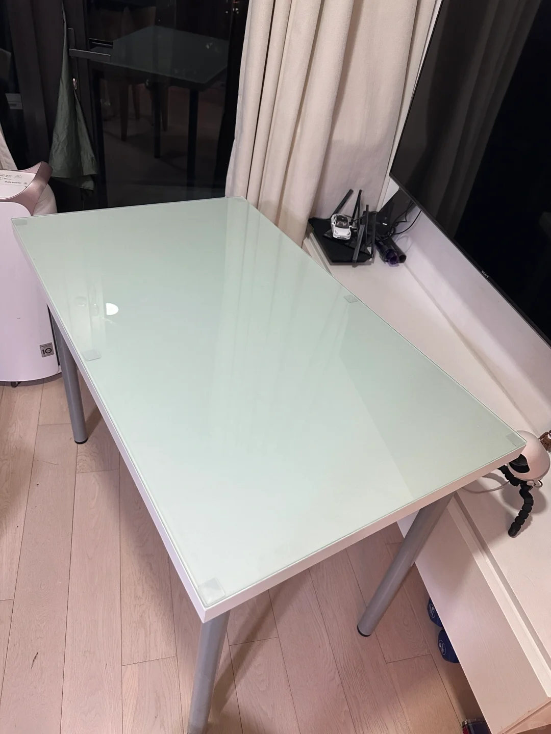 IKEA玻璃餐桌
