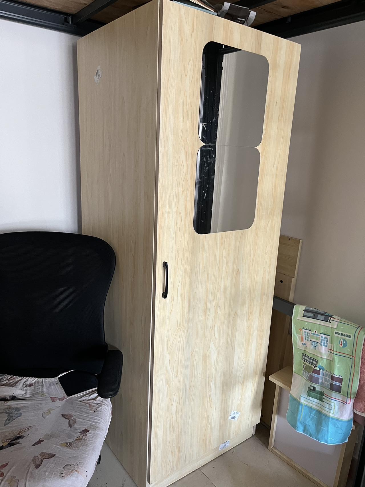 架子床+柜子桌子