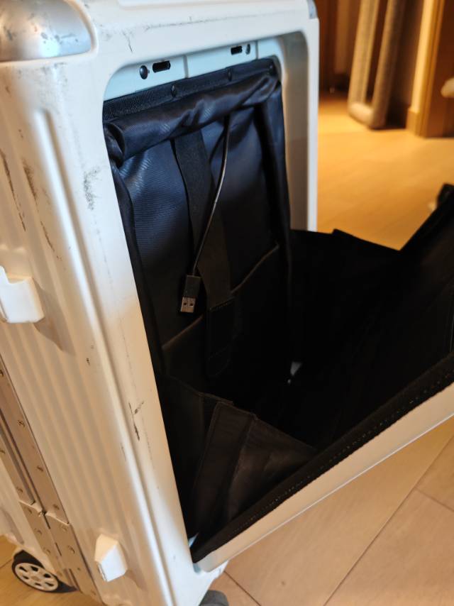 登机箱 行李箱 白色