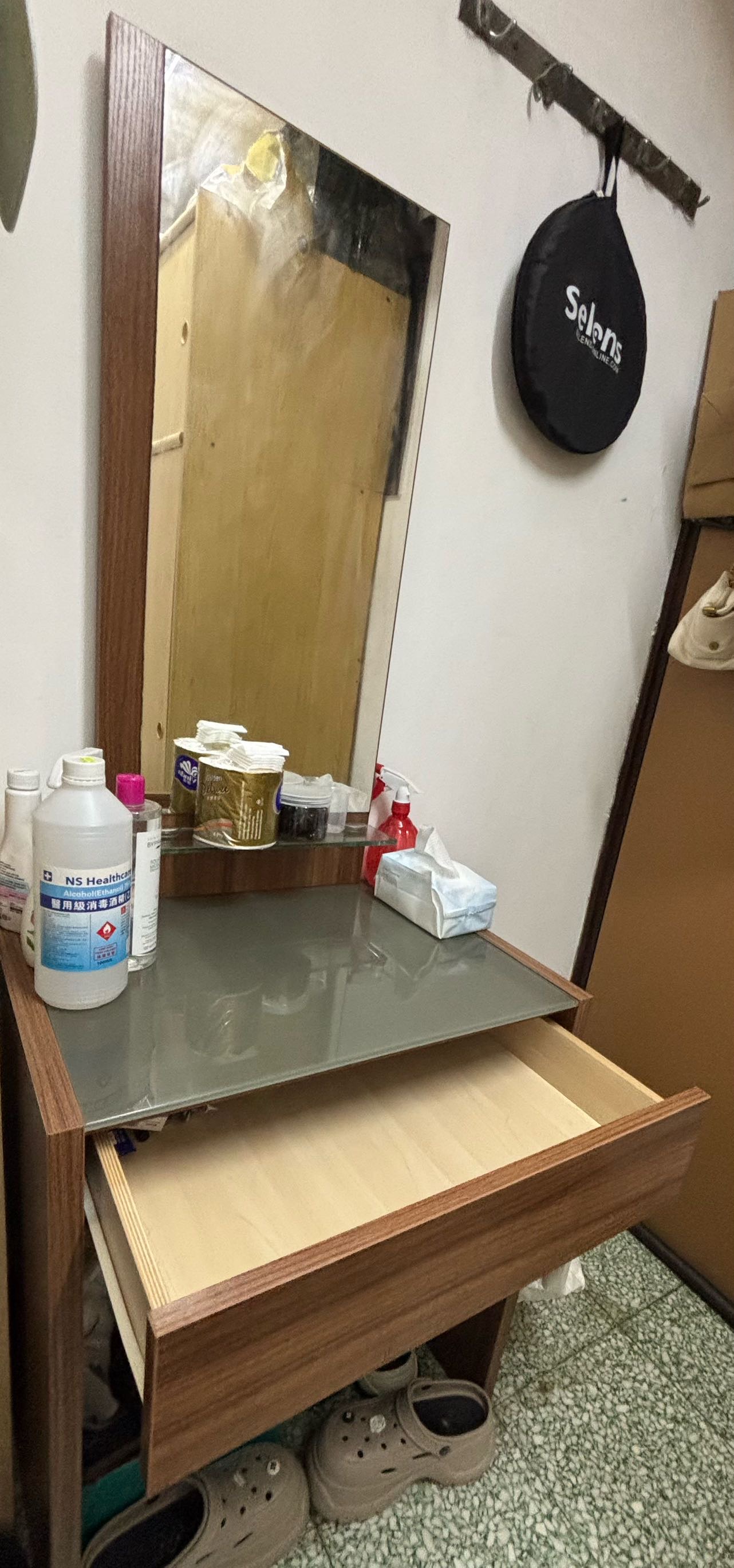 梳妆台，书桌，桌子