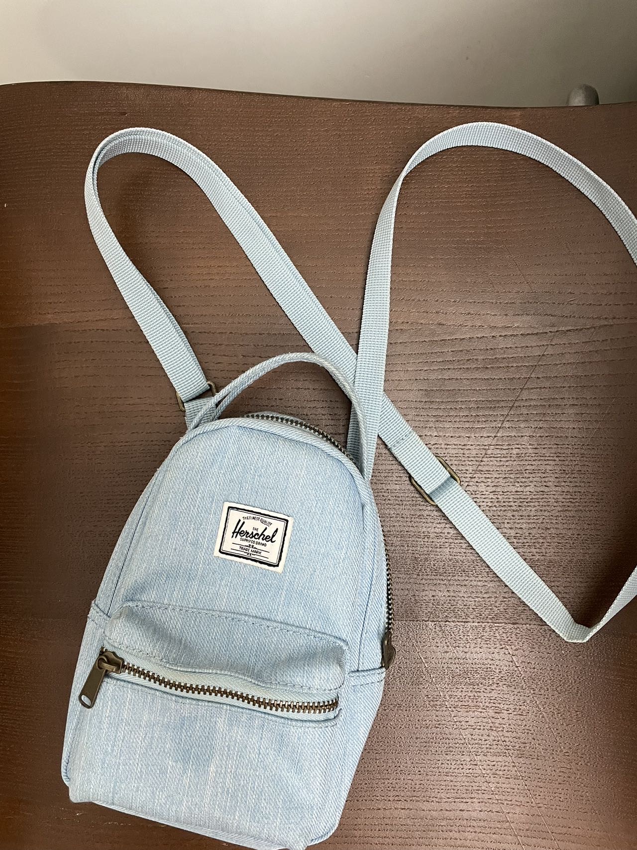 Herschel斜挎小包