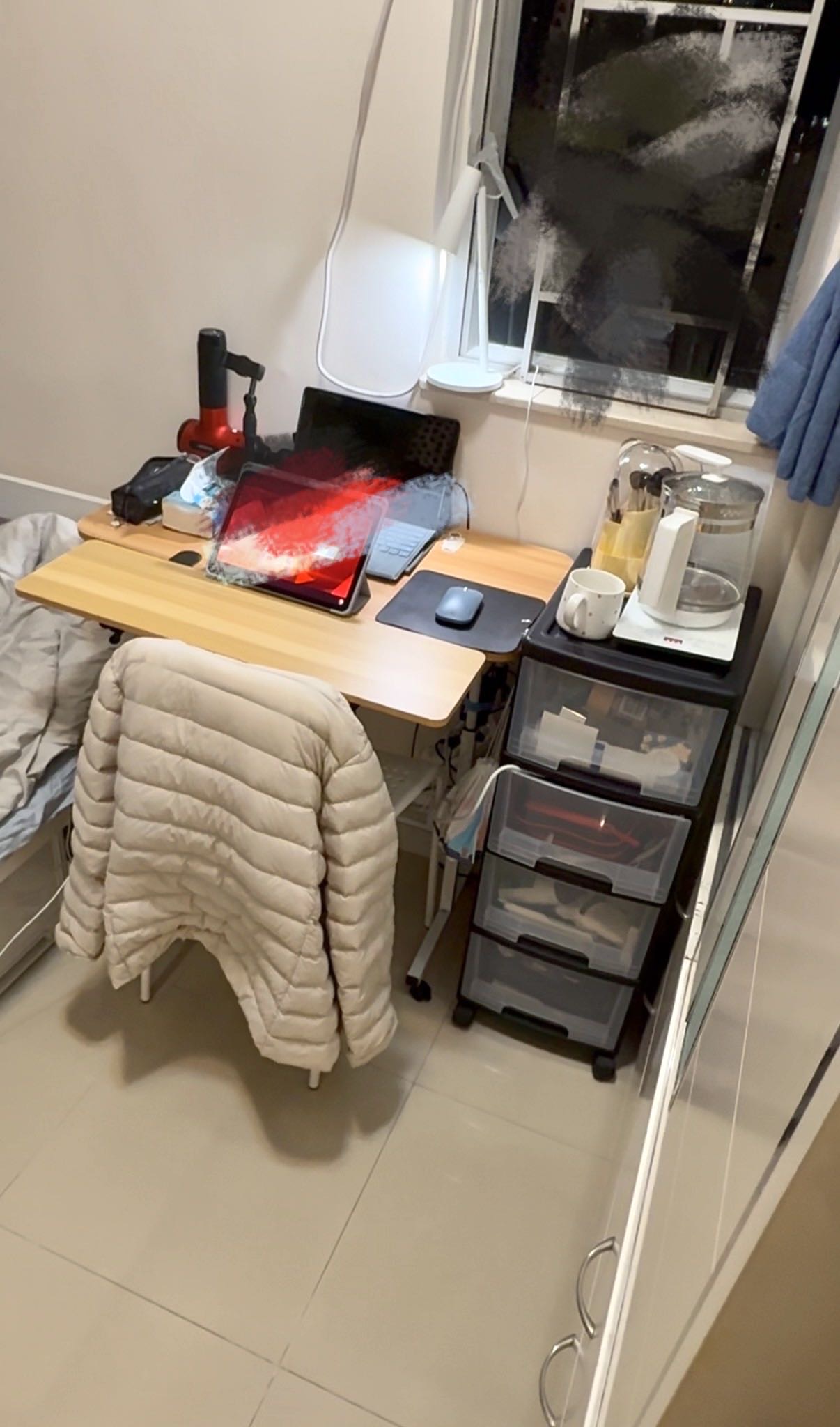 书桌椅子抽屉柜子