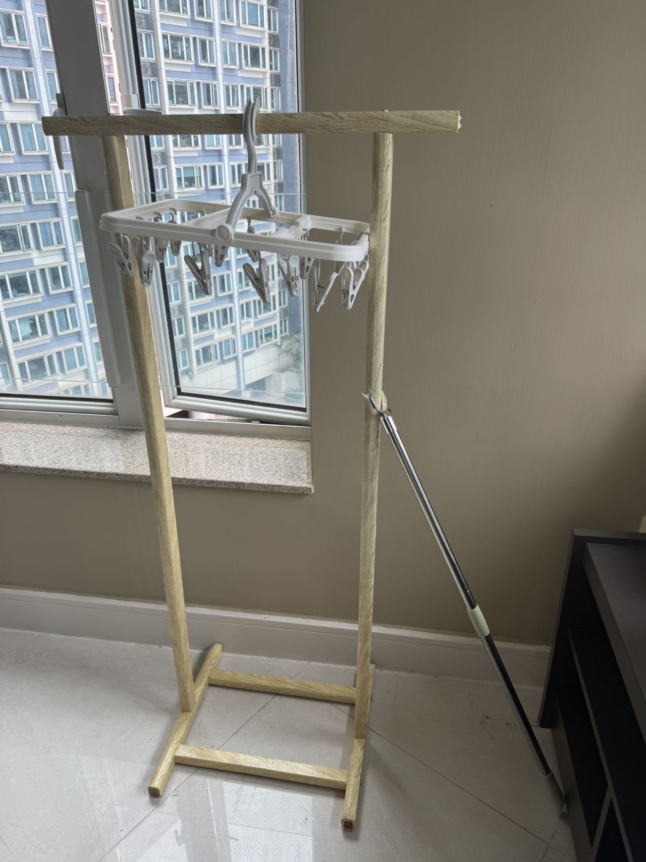 落地晾衣架和晾衣叉