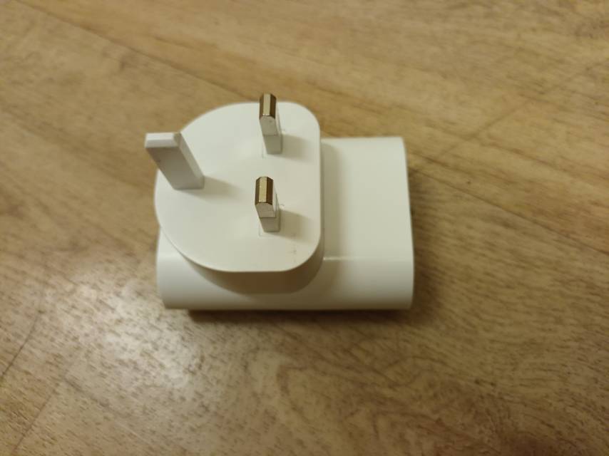 港插转3个USB充电口