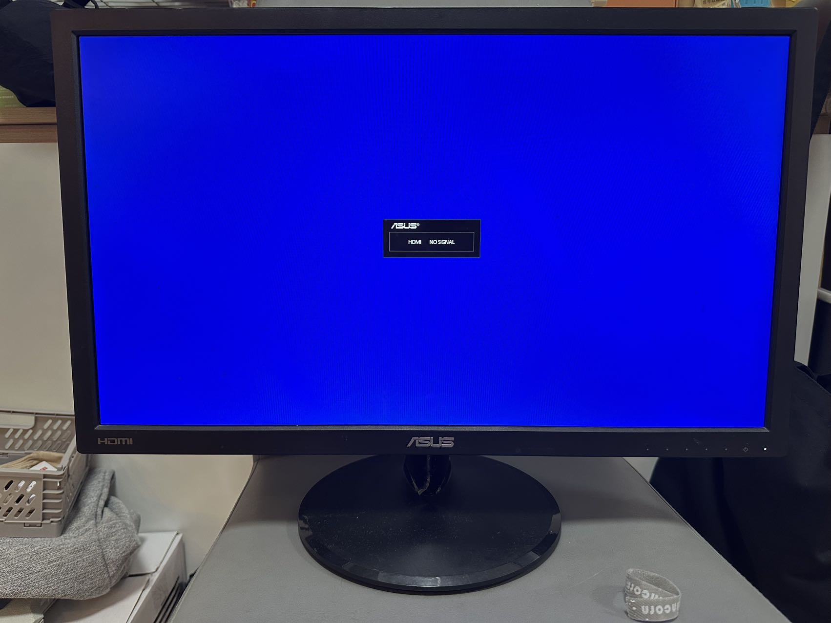 ASUS 23 寸显示器