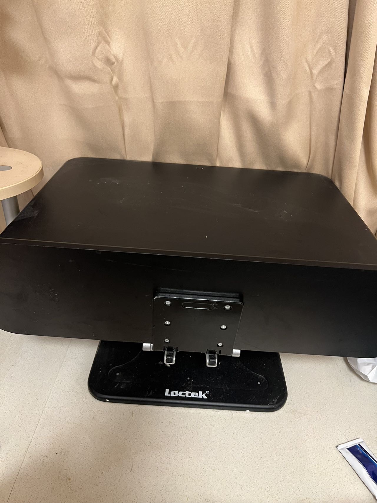 Loctek电脑升降桌