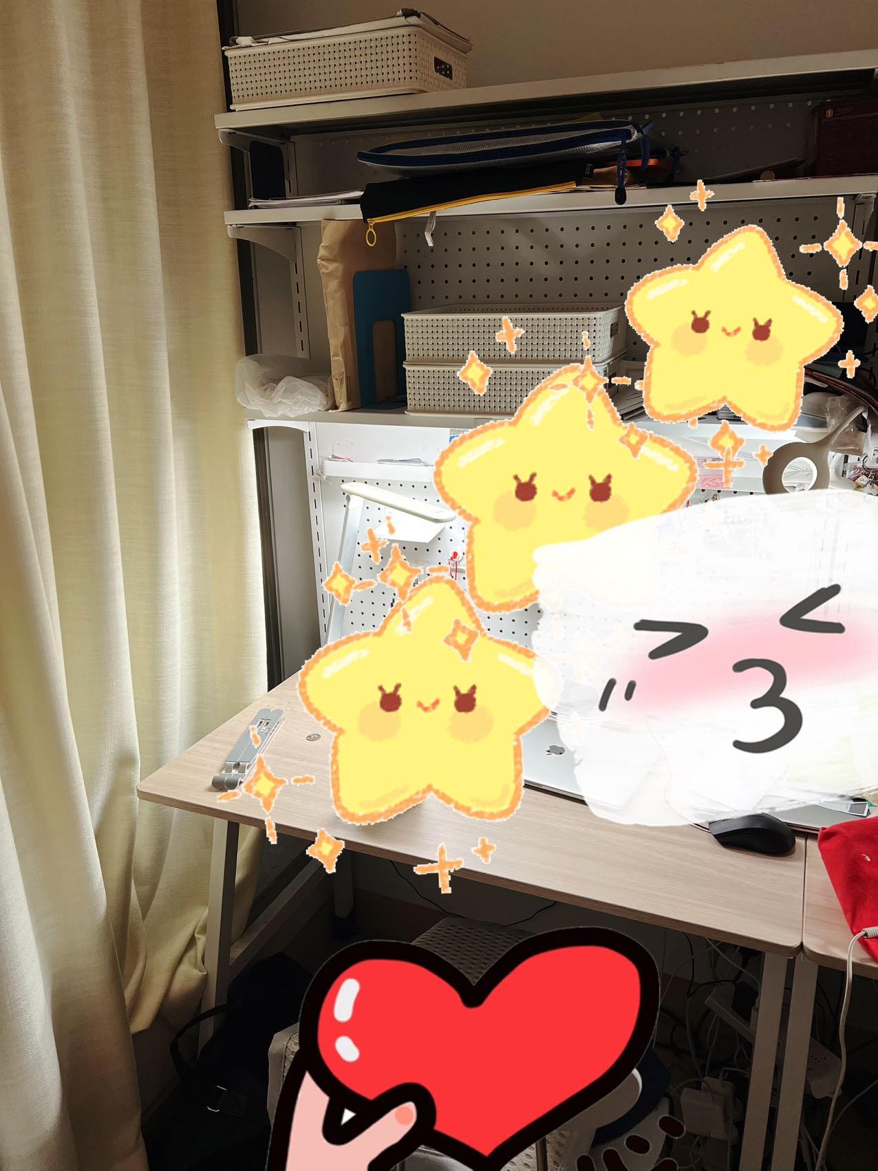 两张书桌（带洞洞板书架）