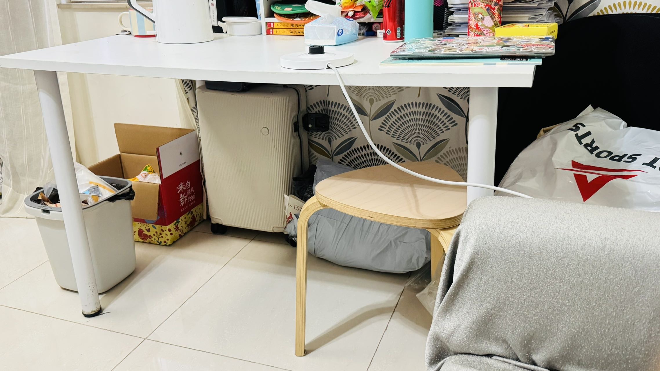 宜家桌子（可拆卸拿走）