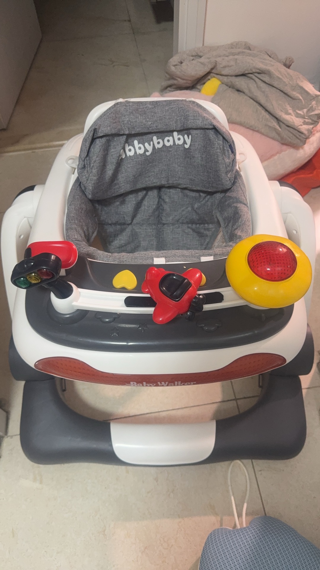 学步车几乎全新