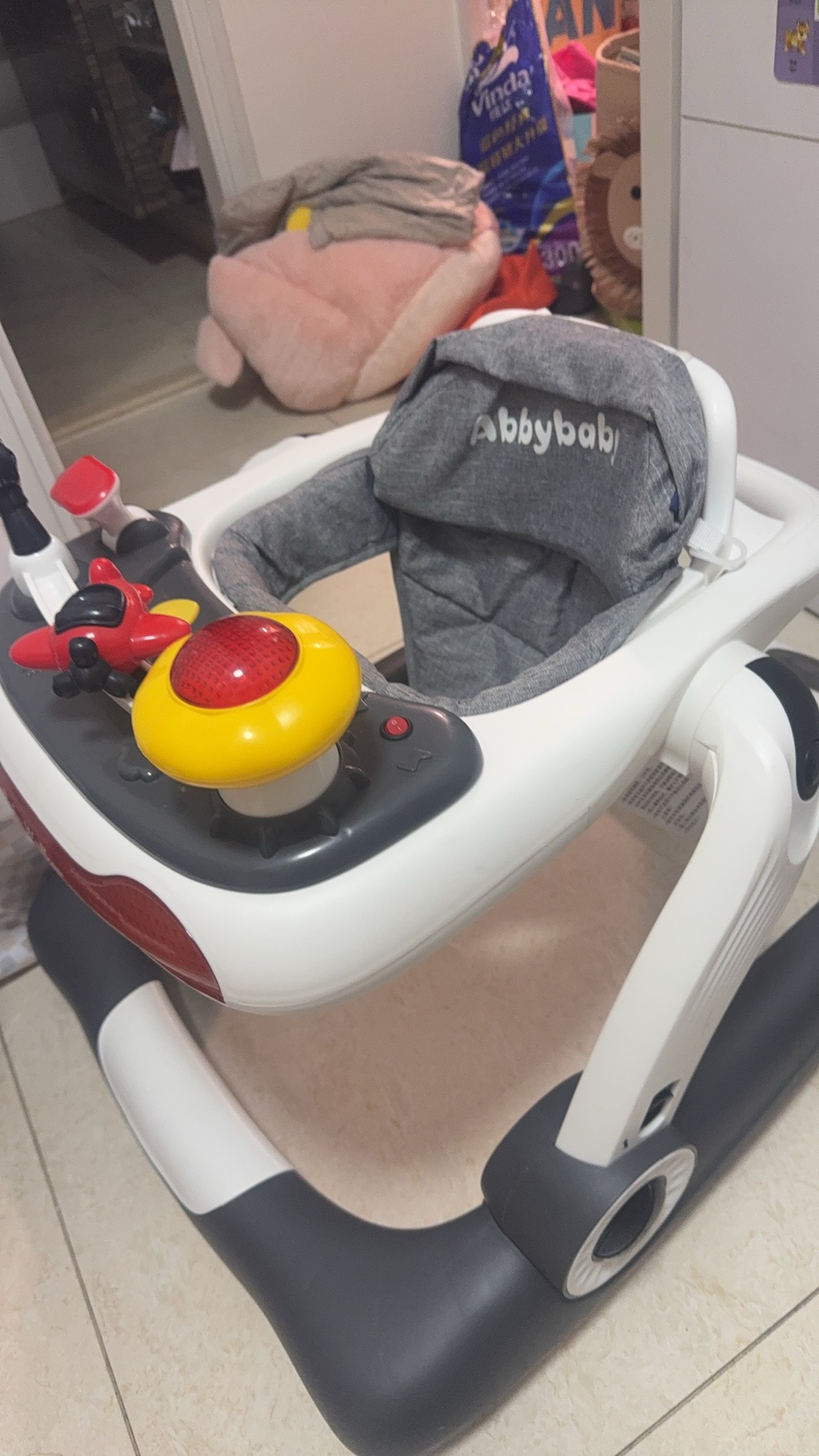 学步车几乎全新