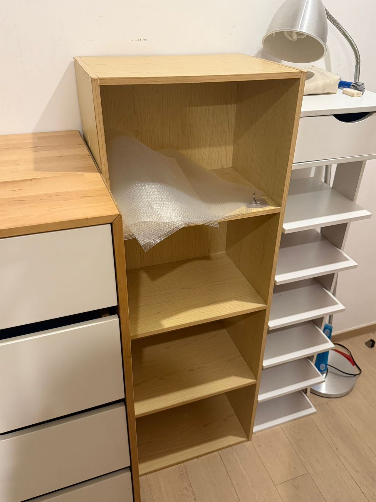 马鞍山免费出桌子、椅子，鞋柜等