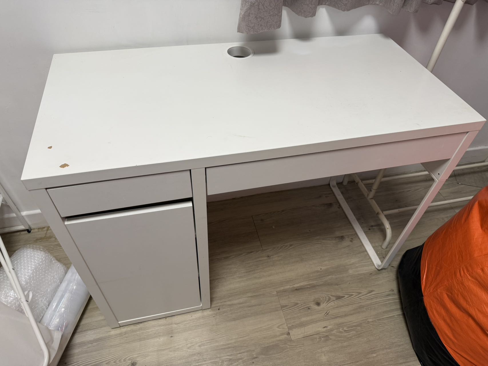 二手宜家桌子送晾衣架