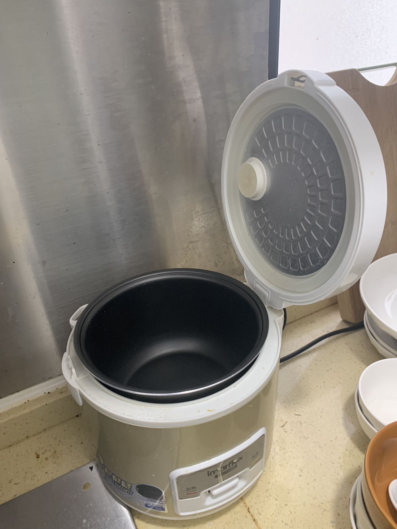 PS4+手柄*2+电饭煲+切菜板*2+厨具集合