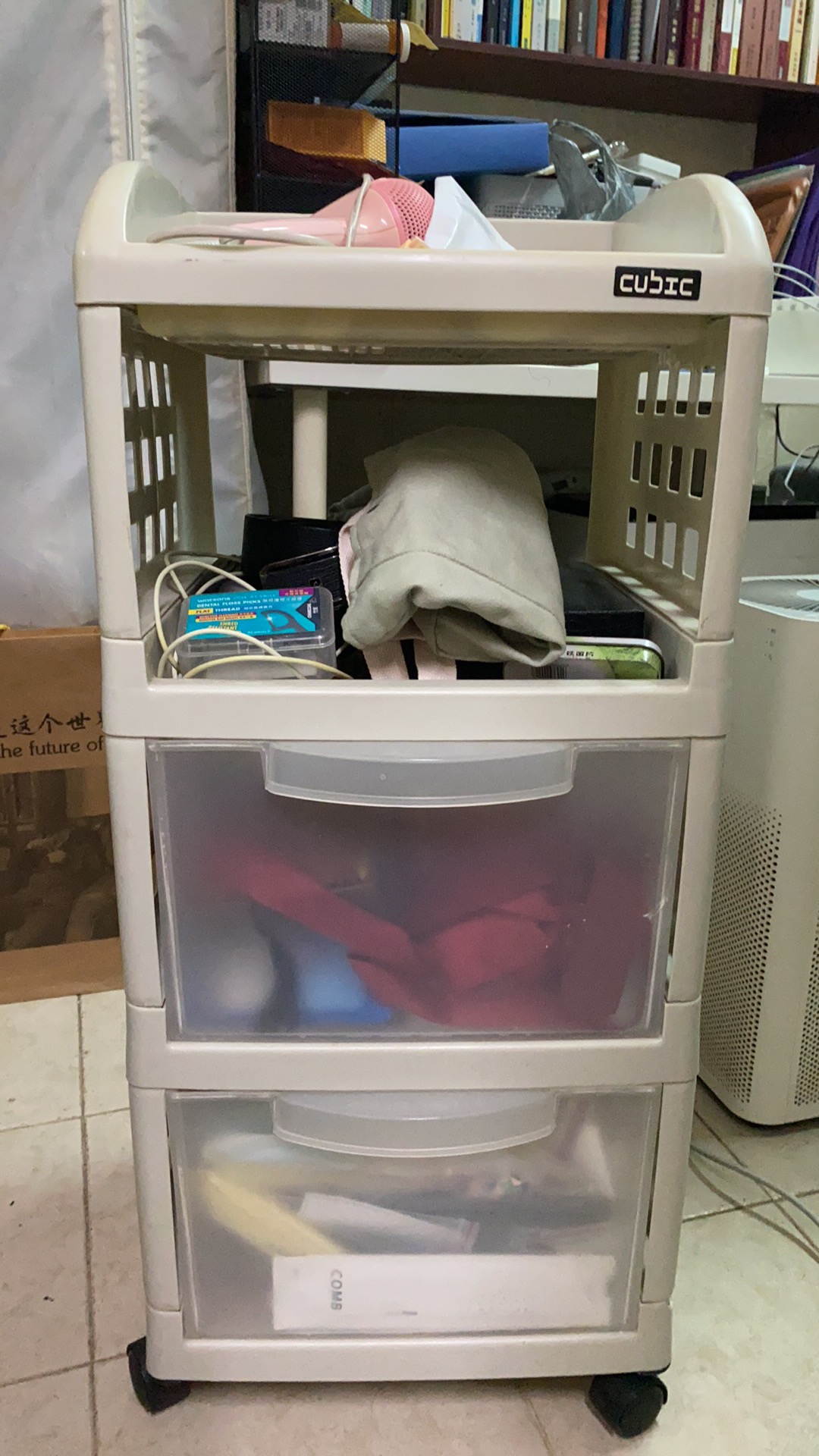 置物架（带抽屉）