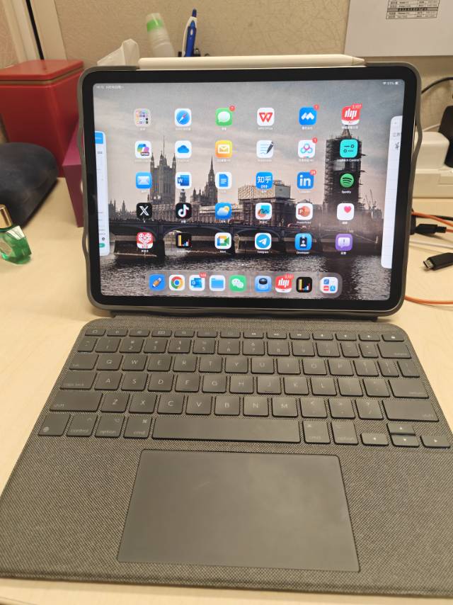 iPad pro 罗技iPad键盘