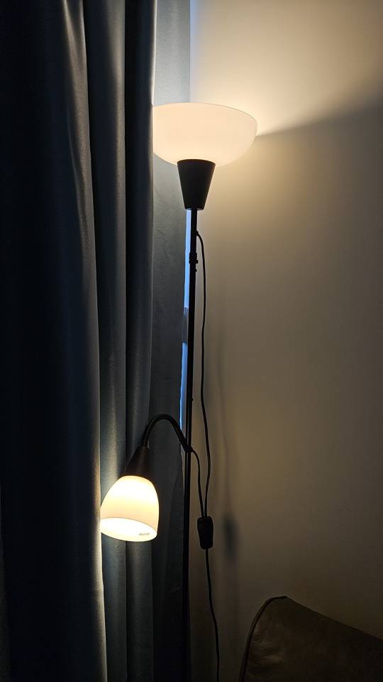 IKEA落地灯