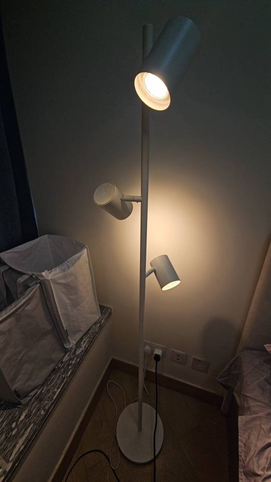 IKEA落地灯