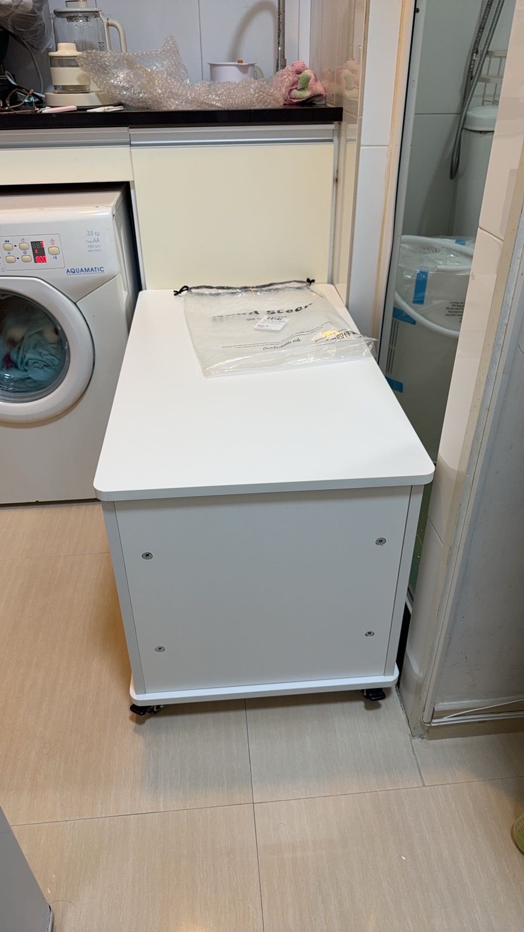 可移动可升降桌子