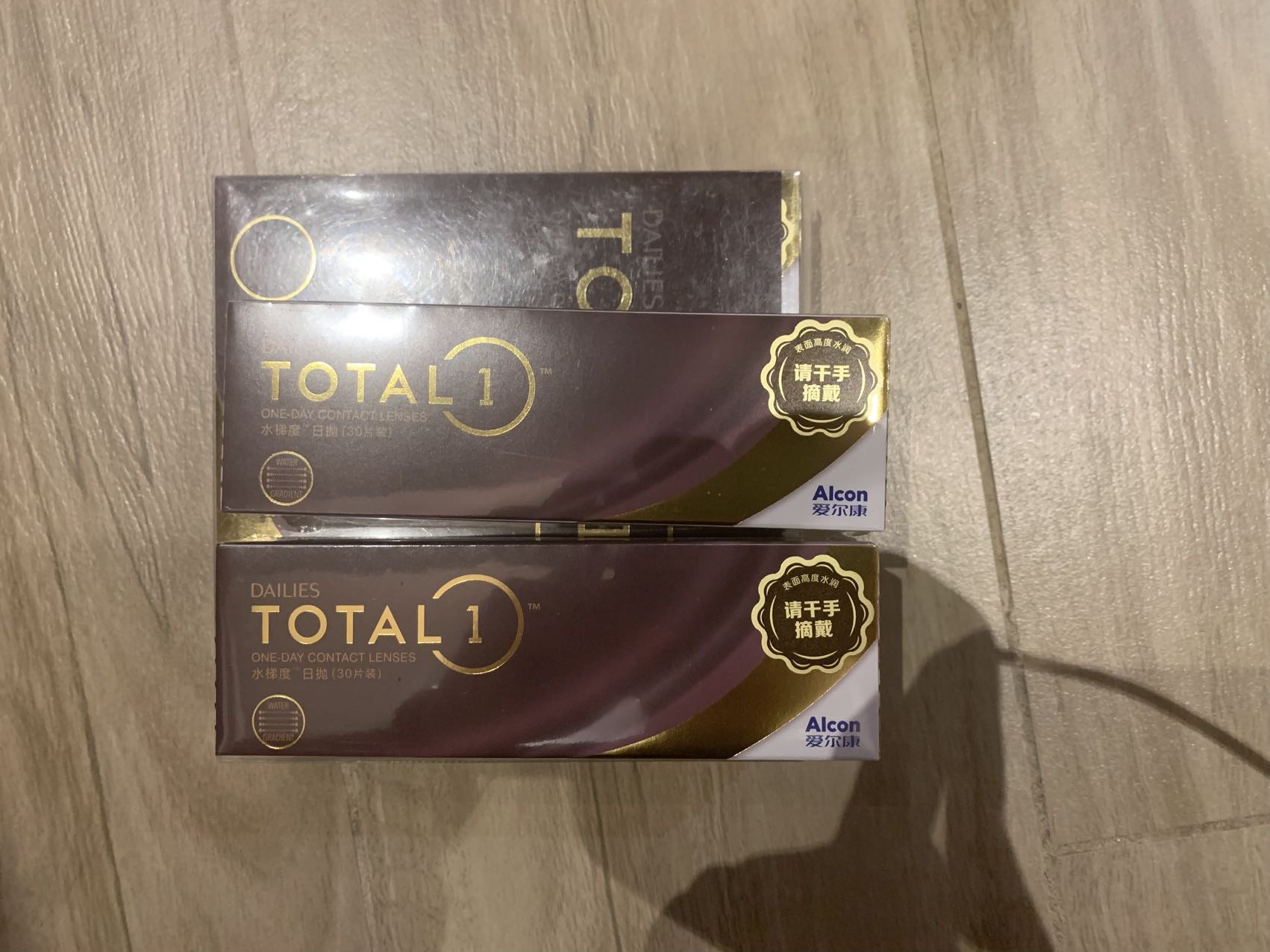 爱尔康隐形眼镜300度