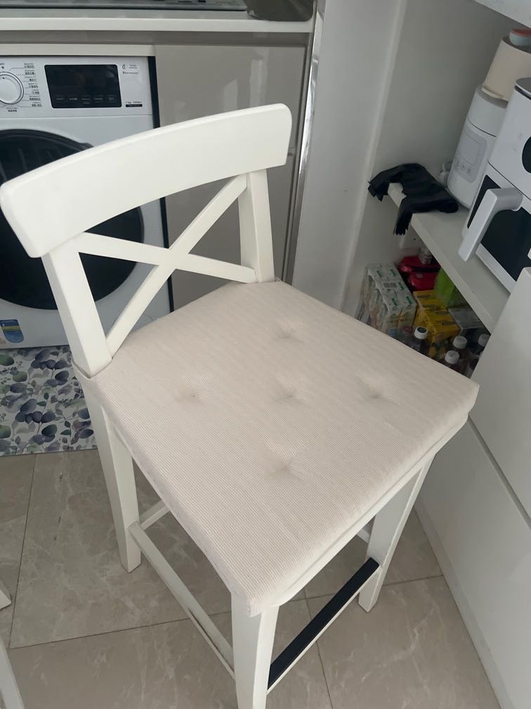 宜家白色木质吧台凳