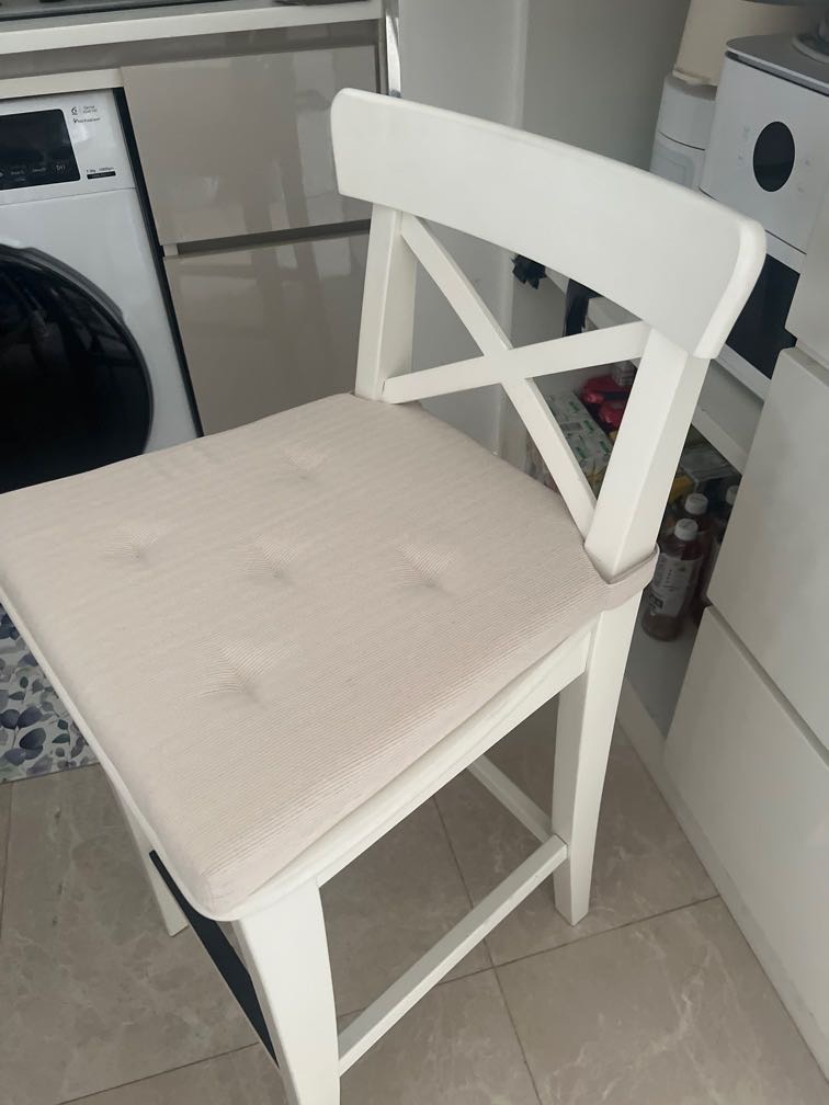 宜家白色木质吧台凳