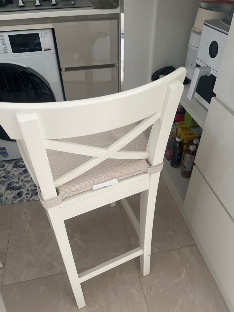 宜家白色木质吧台凳