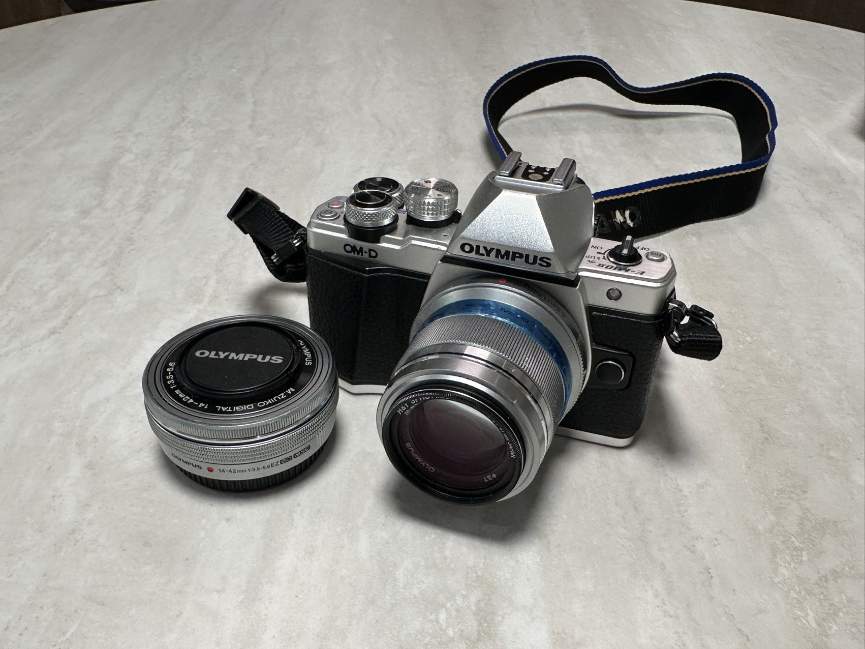 奥林巴斯EM-10 Mark II 带两镜头