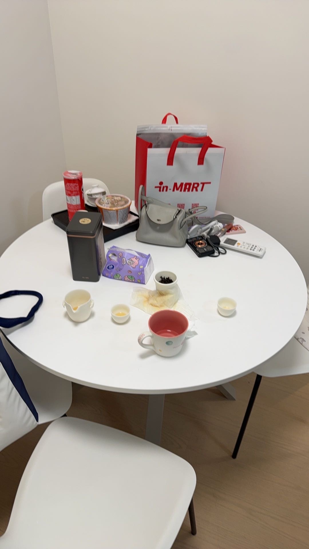 宜家桌子送椅子