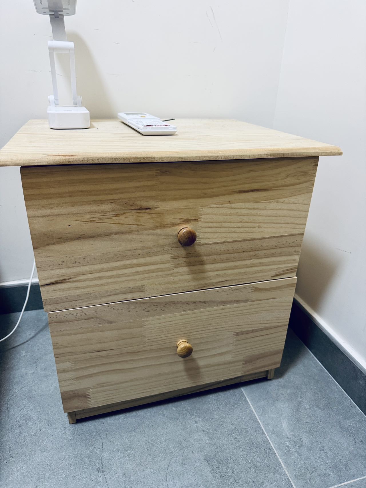 实木床头柜 可移动晾衣架