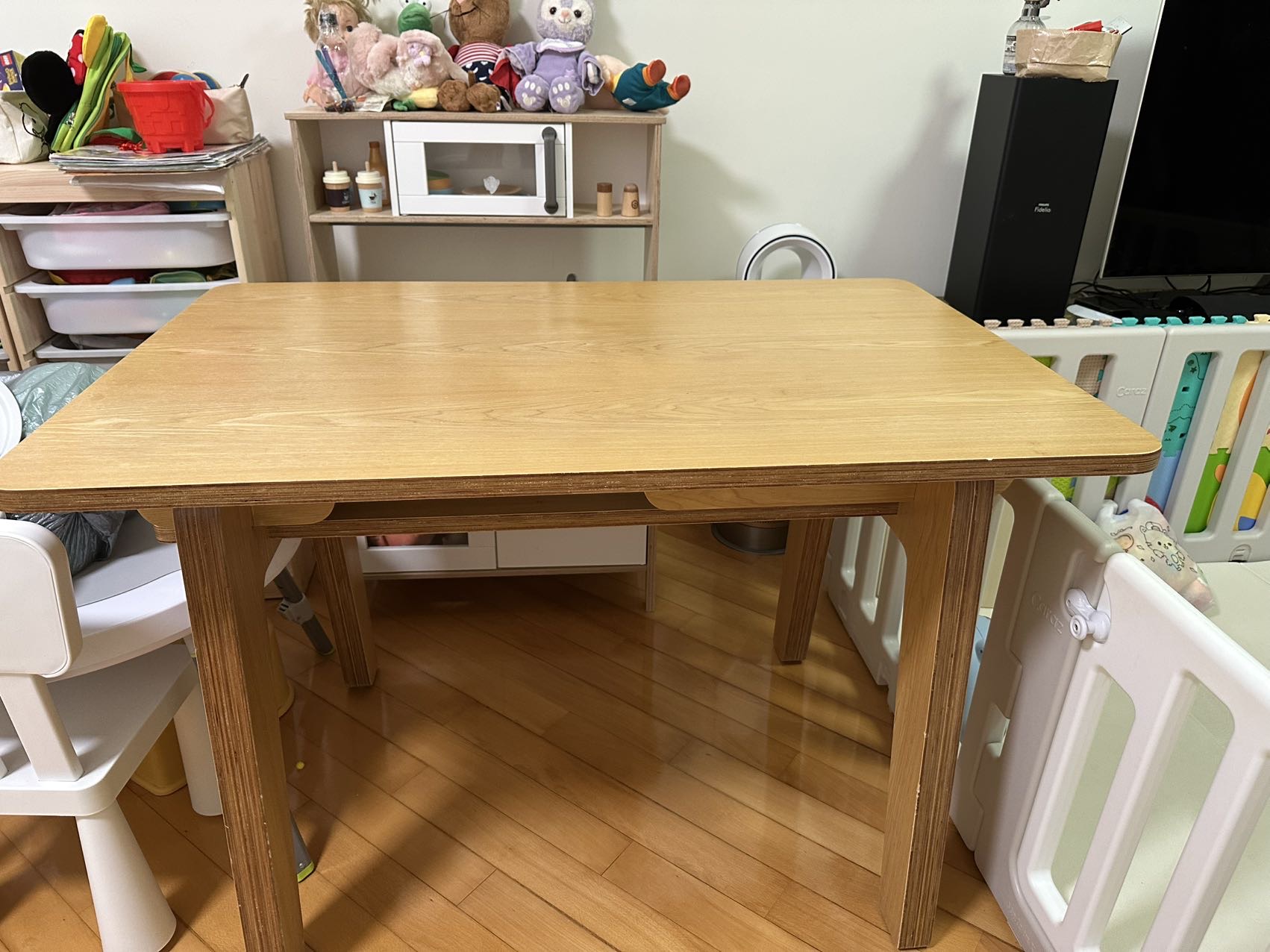 Homeless Osaka II Dining Table 木餐桌