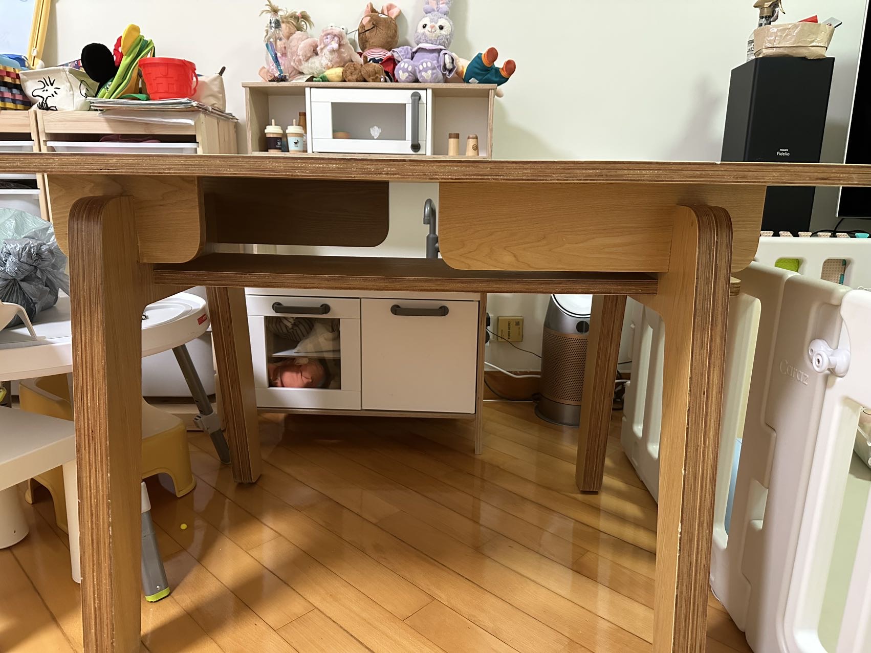 Homeless Osaka II Dining Table 木餐桌